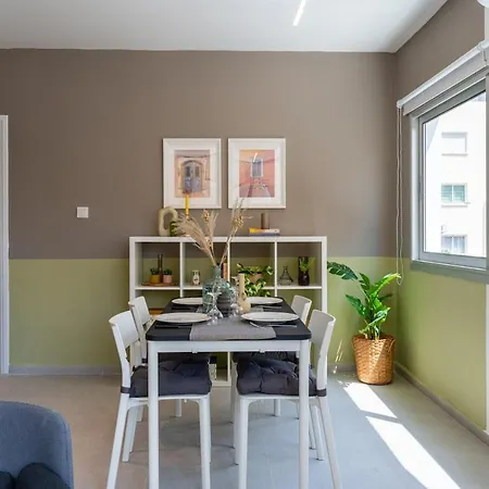 Cloudwalk 1- Bedroom In * לרנקה